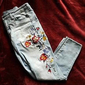 Universal Thread | Floral embroidered skinny jeans